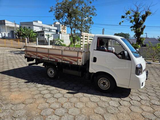 KIA BONGO 2.5 K-2500 4X2 CS TURBO DIESEL 2P MANUAL